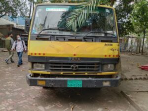 আটককৃত ট্রাক 